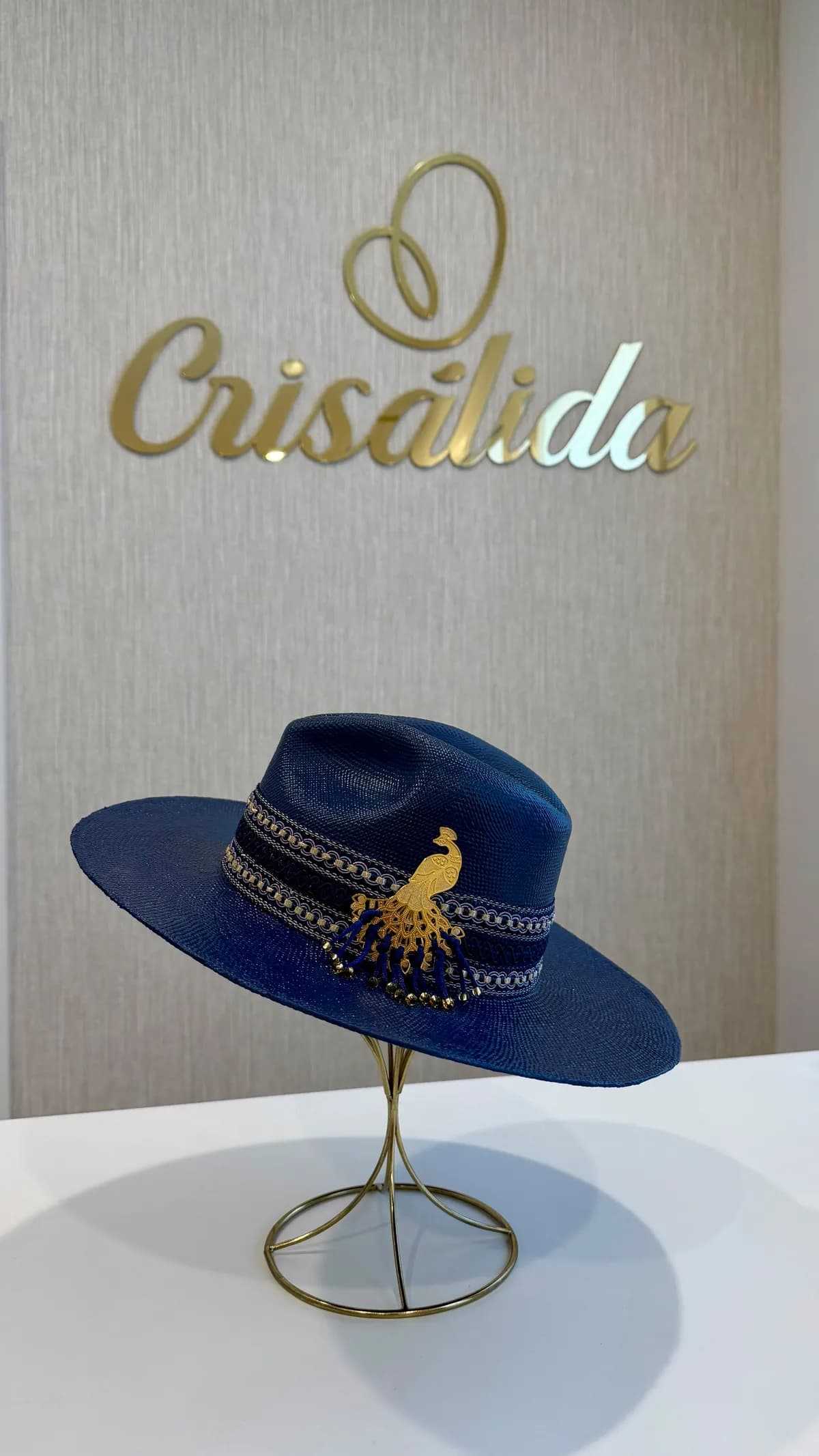 Fedora azul marino pavo real